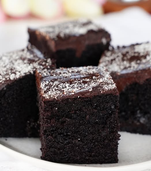 Wilgotne ciasto czekoladowe
