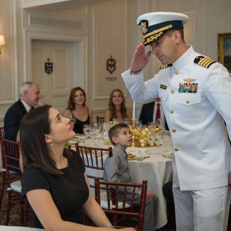 Moja rodzina przez lata nazywała mnie nieudacznikiem, szepcząc za moimi plecami i kręcąc głowami z niedowierzaniem nad każdą moją decyzją. Ale wszystko się zmieniło, gdy przybył mąż mojej siostry, odznaczony oficer marynarki wojennej. Na oczach wszystkich spojrzał mi prosto w oczy… i zasalutował. W sali zapadła grobowa cisza. Po sali przeszedł szmer zdumienia. Ten prosty gest zburzył wszystkie etykietki, które mi przykleili, i ujawnił prawdę, z którą żadne z nich nie było gotowe się zmierzyć.