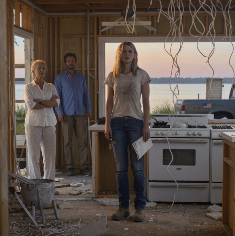 Przyjechałem do mojego domu nad jeziorem w Teksasie, spodziewając się trzech spokojnych dni z dala od cywilizacji… i wszedłem na teren rozbiórki, który moi rodzice potajemnie nakazali, żeby „przygotować go” na wprowadzenie się mojego brata.