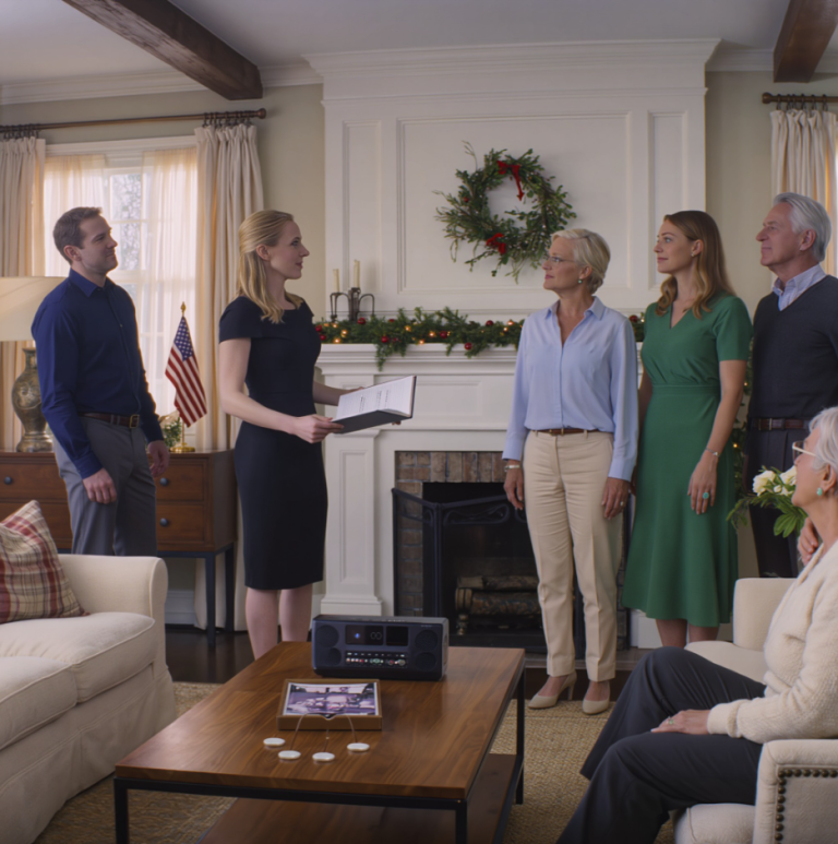 Moja mama powiedziała mojemu narzeczonemu, że się wycofałam, oddałam ślub mojej siostrze i ukradłam 20 tys. dolarów pożyczki, a potem płakała, gdy odtworzyłam rodzinie nagrane przez nią nagranie, na którym wszystko knuje.