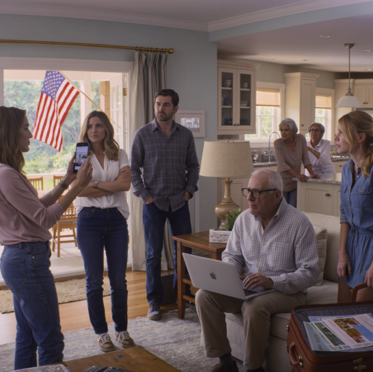 Przy śniadaniu tata powiedział: „Zarezerwowaliśmy wycieczkę do Włoch. Tylko we szóstkę. Rozumiesz, prawda?”. Skinąłem głową: „Tak, oczywiście”. Tego wieczoru dostałem powiadomienie z banku. 10 000 dolarów pobranych z Rzymu, Wenecji…