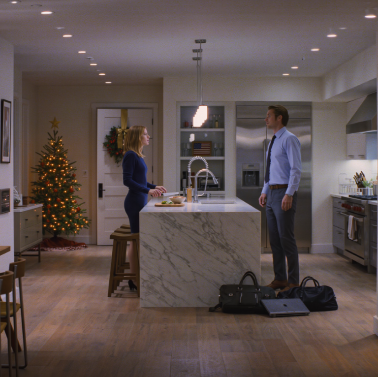 Dowiedziałam się, że mój mąż pojechał na 15-dniową, sekretną wycieczkę z kobietą, którą nazywa „żoną z pracy”. Kiedy wrócił do domu, zadałam mu jedno proste pytanie, które sprawiło, że uśmiech zniknął mu z twarzy: Czy wiesz, na co ona choruje? Pobiegł do lekarza, ale prawda już na niego czekała.