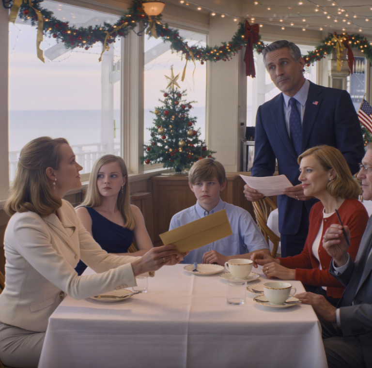 Podczas naszych rodzinnych wakacji mąż oznajmił przy kolacji: „Znalazłem kogoś nowego. Skończyłem z udawaniem”. Wszyscy zamilkli – nawet dzieci zamarły. Uśmiechnęłam się, przesunęłam kopertę po stole i powiedziałam: „W takim razie to jest twoje”. Przeczytał pierwszą stronę i omal nie spadł z krzesła.