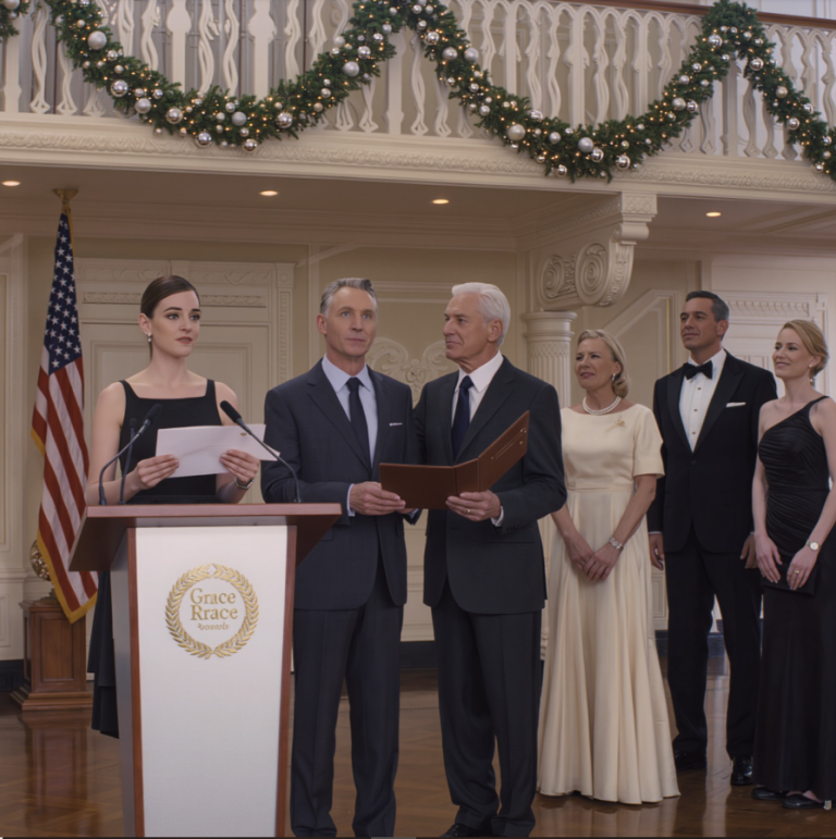 Moi rodzice wyśmiewali mnie, że jestem „głupia”, podczas gdy moja siostra miała zapewnione pełne stypendium na Harvardzie. W dniu jej ukończenia studiów tata powiedział, że odziedziczy wszystko – rezydencję w Nowym Jorku za 13 milionów dolarów i Teslę. Siedziałem cicho z tyłu – aż wszedł nieznajomy, dał mi kopertę i wyszeptał: „Czas pokazać im, kim naprawdę jesteś…”