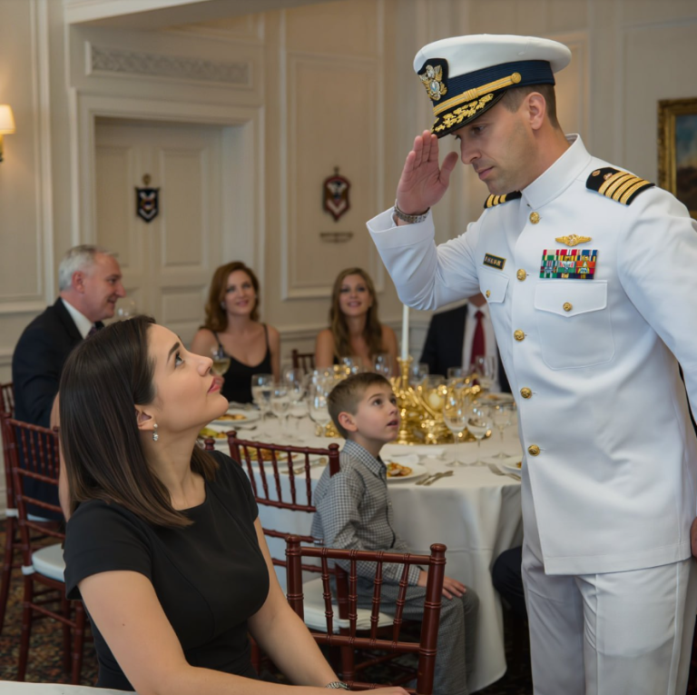 Moja rodzina przez lata uważała mnie za nieudacznika – szeptała za moimi plecami, kręcąc głowami z niedowierzaniem nad każdą moją decyzją. Ale wszystko się zmieniło w chwili, gdy podszedł mąż mojej siostry, wysoko odznaczony oficer marynarki wojennej. Na oczach wszystkich spojrzał mi prosto w oczy… i zasalutował. W sali zapadła cisza. Wszyscy wstrzymali oddech. Ten jeden gest zburzył wszelkie etykietki, którymi mnie obdarzyli, i obnażył prawdę, z którą nikt z nich nie był gotowy się zmierzyć.